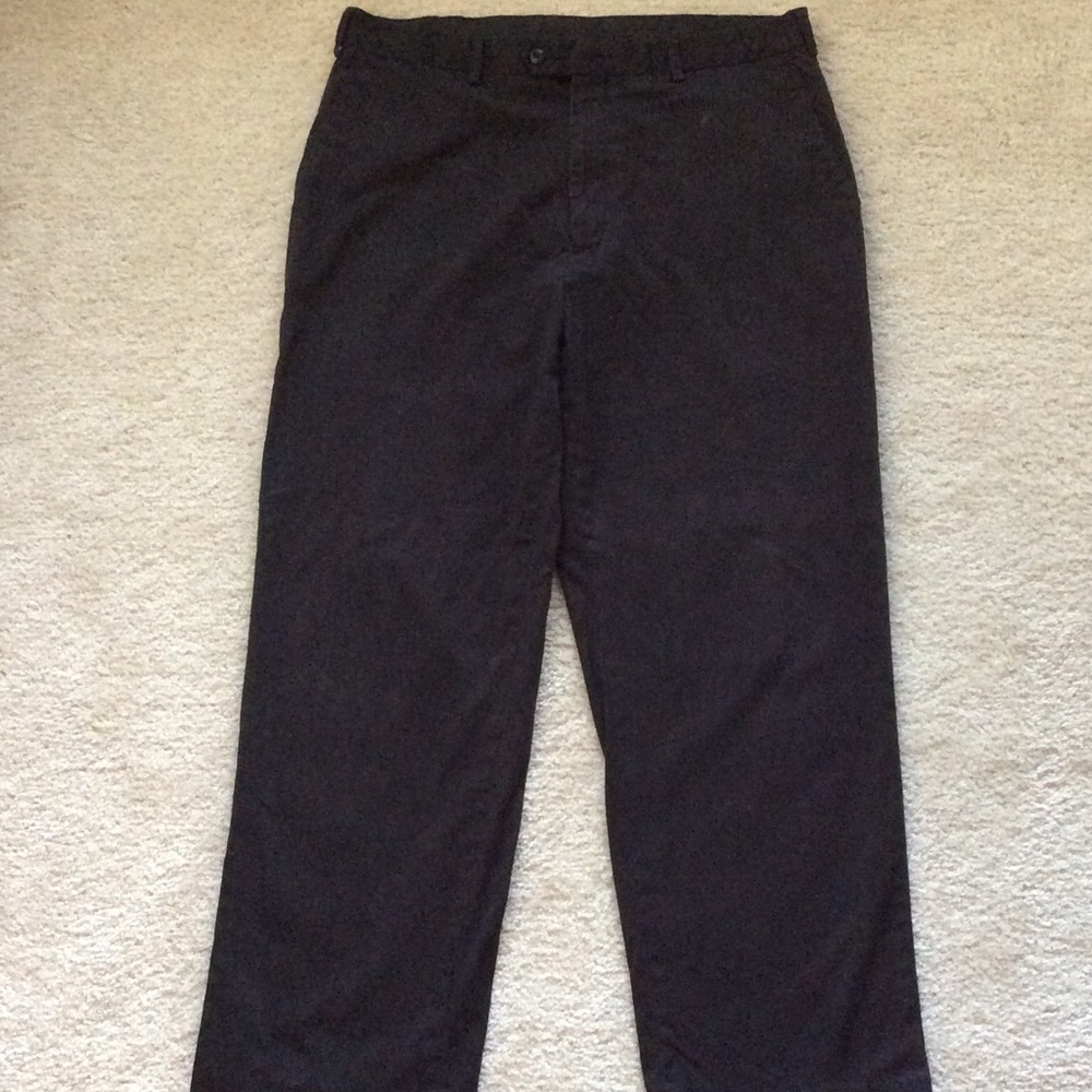 Men’s Perry Ellis Portfolio pants.